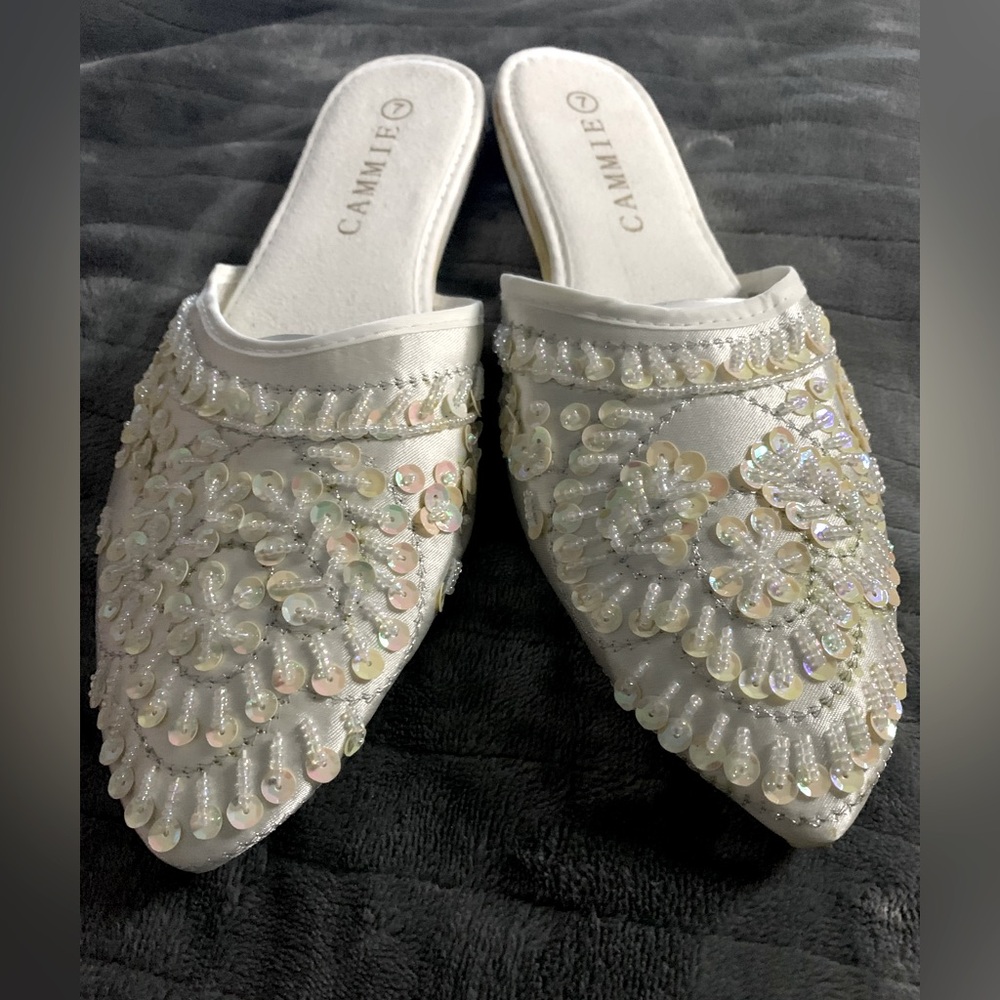 Women's beaded  Pointed Toe Flat Mules